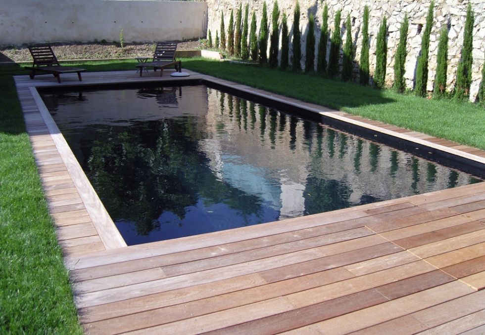 Construction d'une piscine noire à Marseille