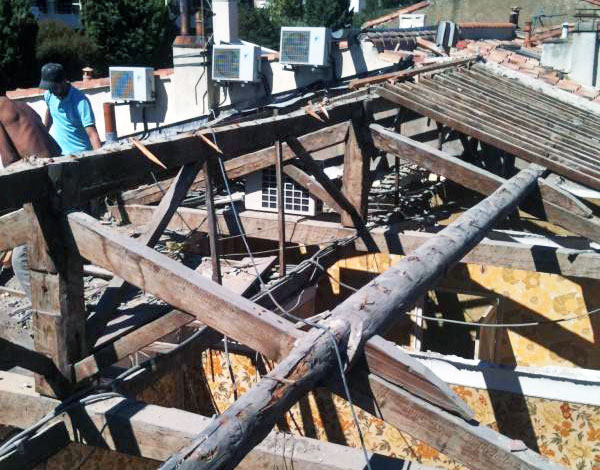 Renovation de toiture avec charpente en bois a saint Barnabé 13012 Marseille